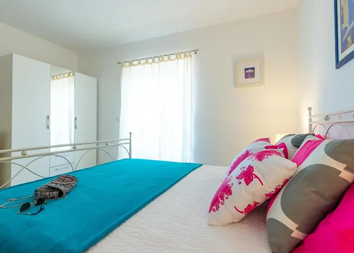 Mihaela & Brigita Bayview Studio Apartments
