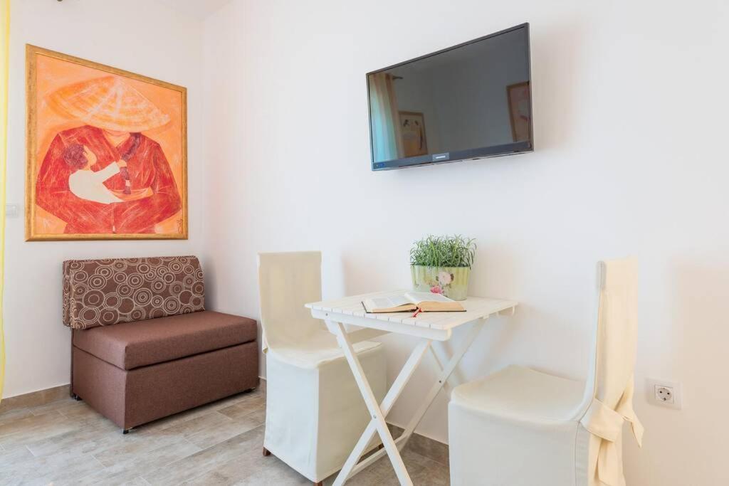 Mihaela & Brigita Bayview Apartament